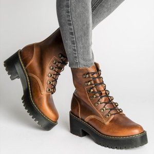 Dr. Martens Women's Leona Platform Quad BUTTERSCOTCH ORLEANS WP US 9